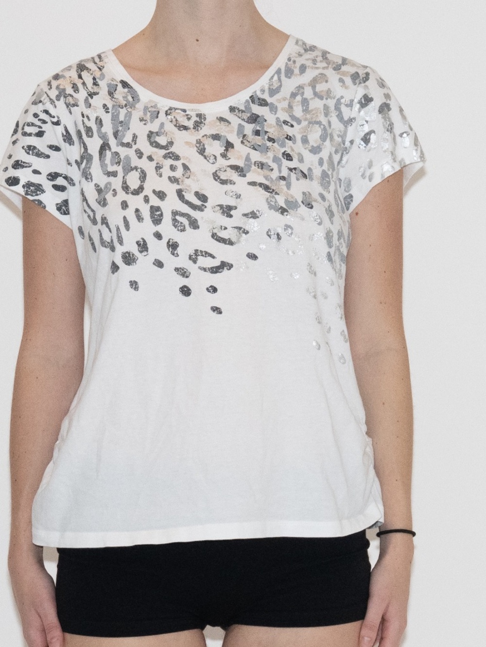Y2k cheetah print tee white sparkly size large Chicos cotton